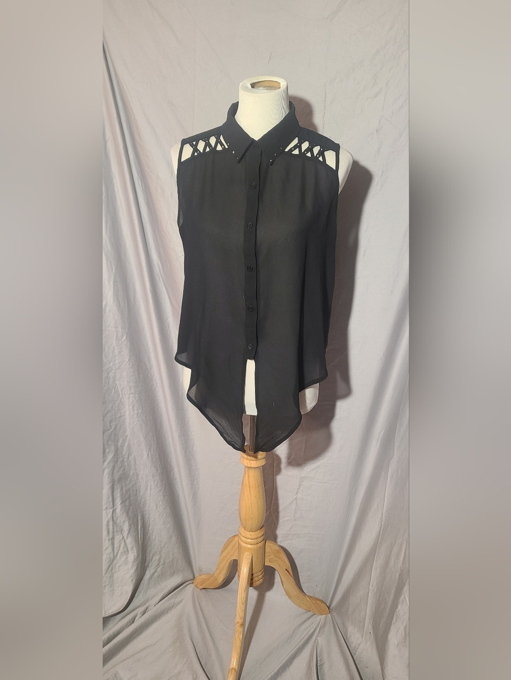 Active USA Black Sleeveless Button-Front Camisole with Lattice Shoulders
